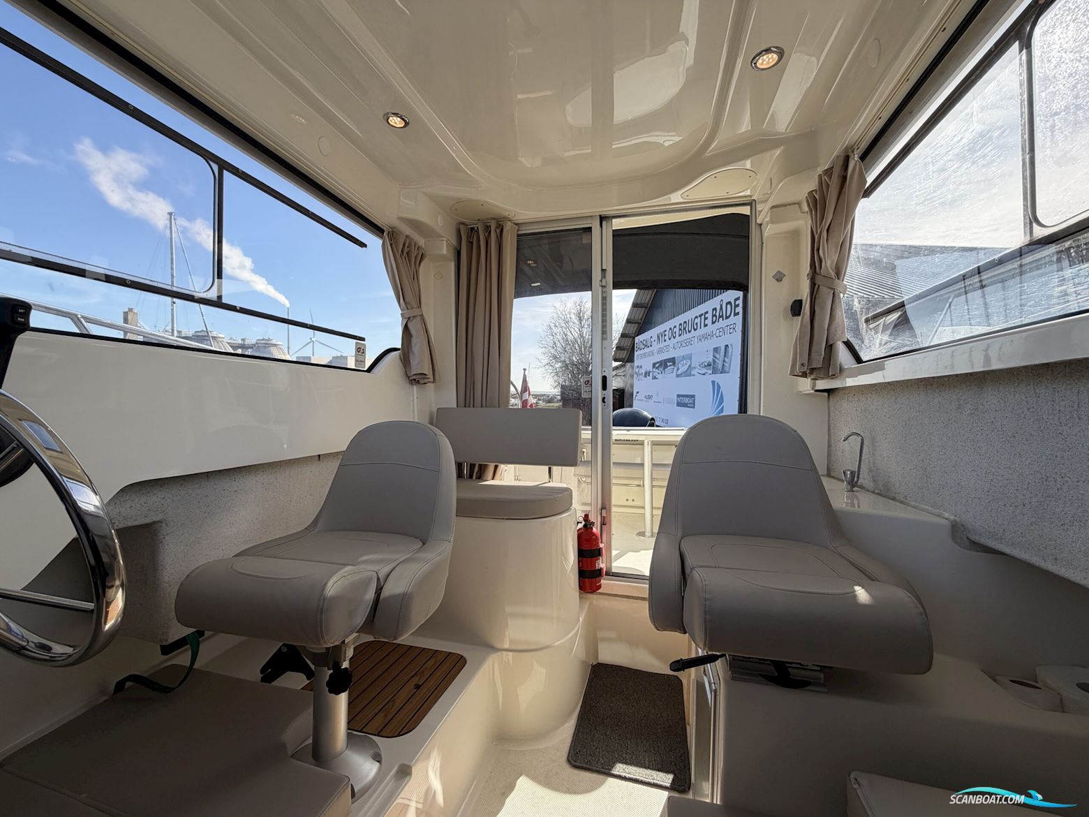 Quicksilver 675 Pilothouse