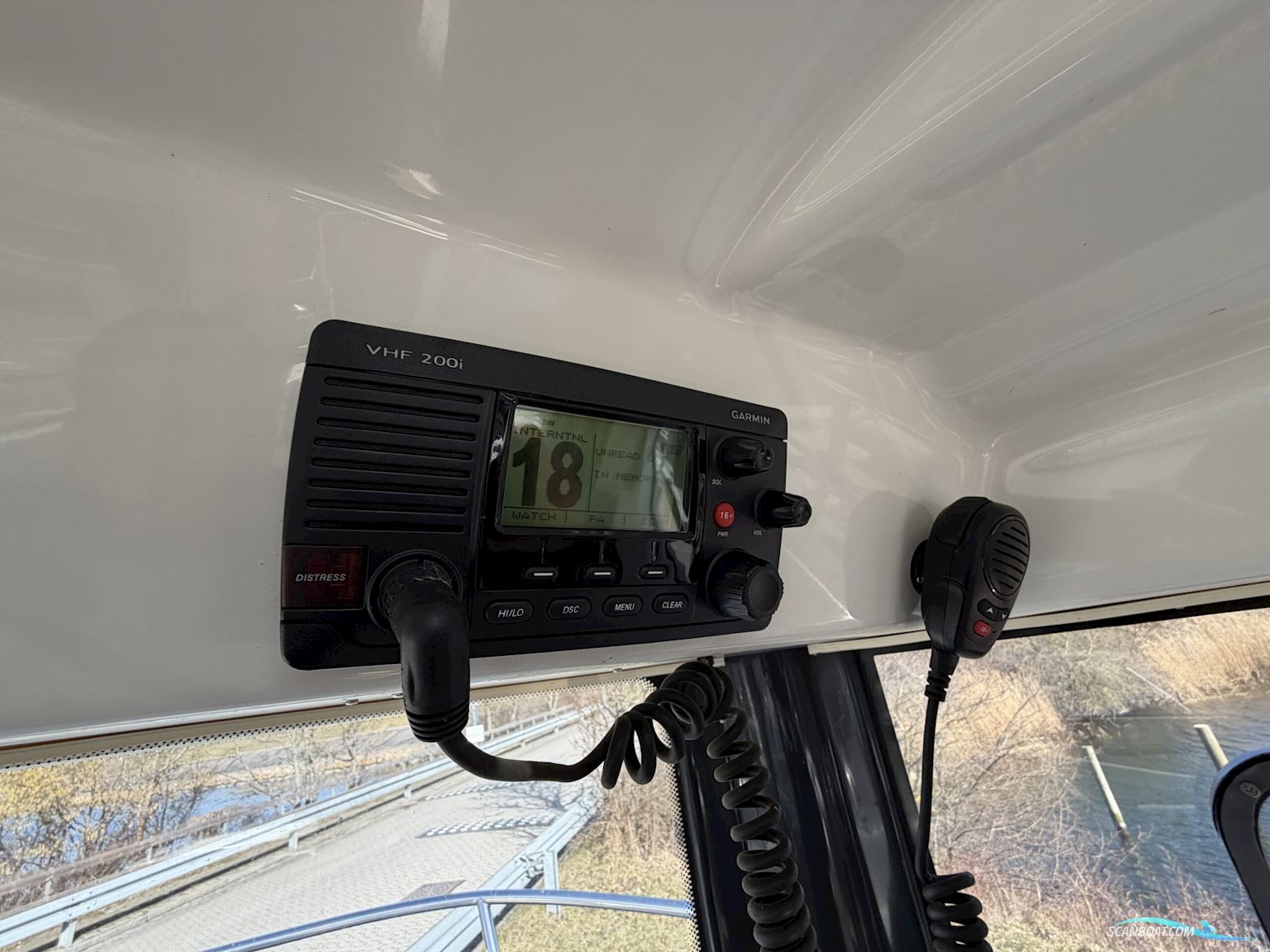 Quicksilver 675 Pilothouse