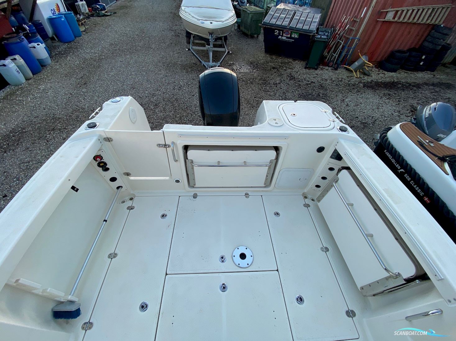 Quicksilver 675 Pilothouse