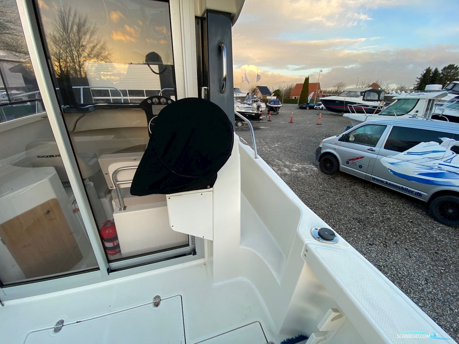 Quicksilver 675 Pilothouse