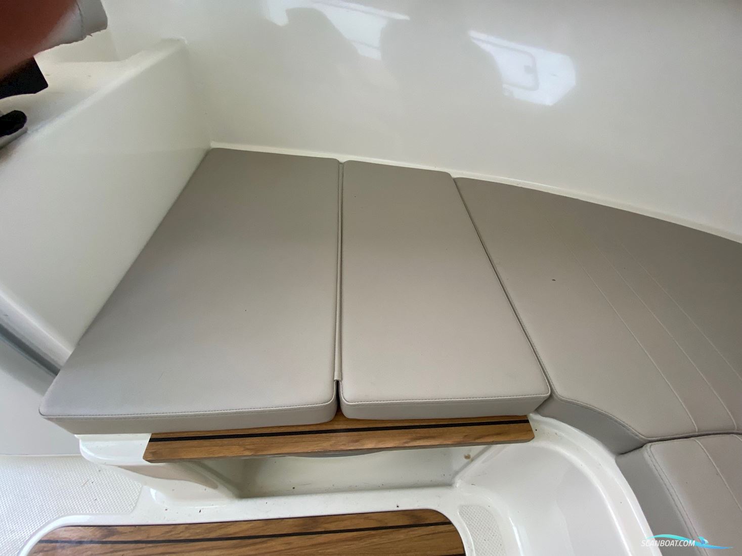 Quicksilver 675 Pilothouse