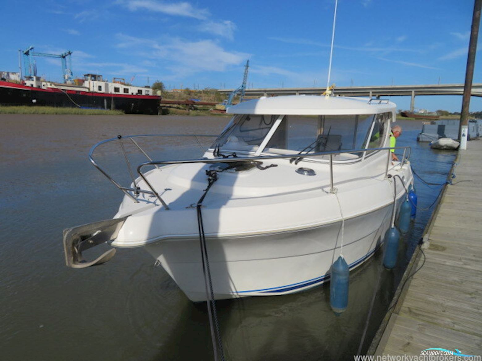 Quicksilver 700 Weekender