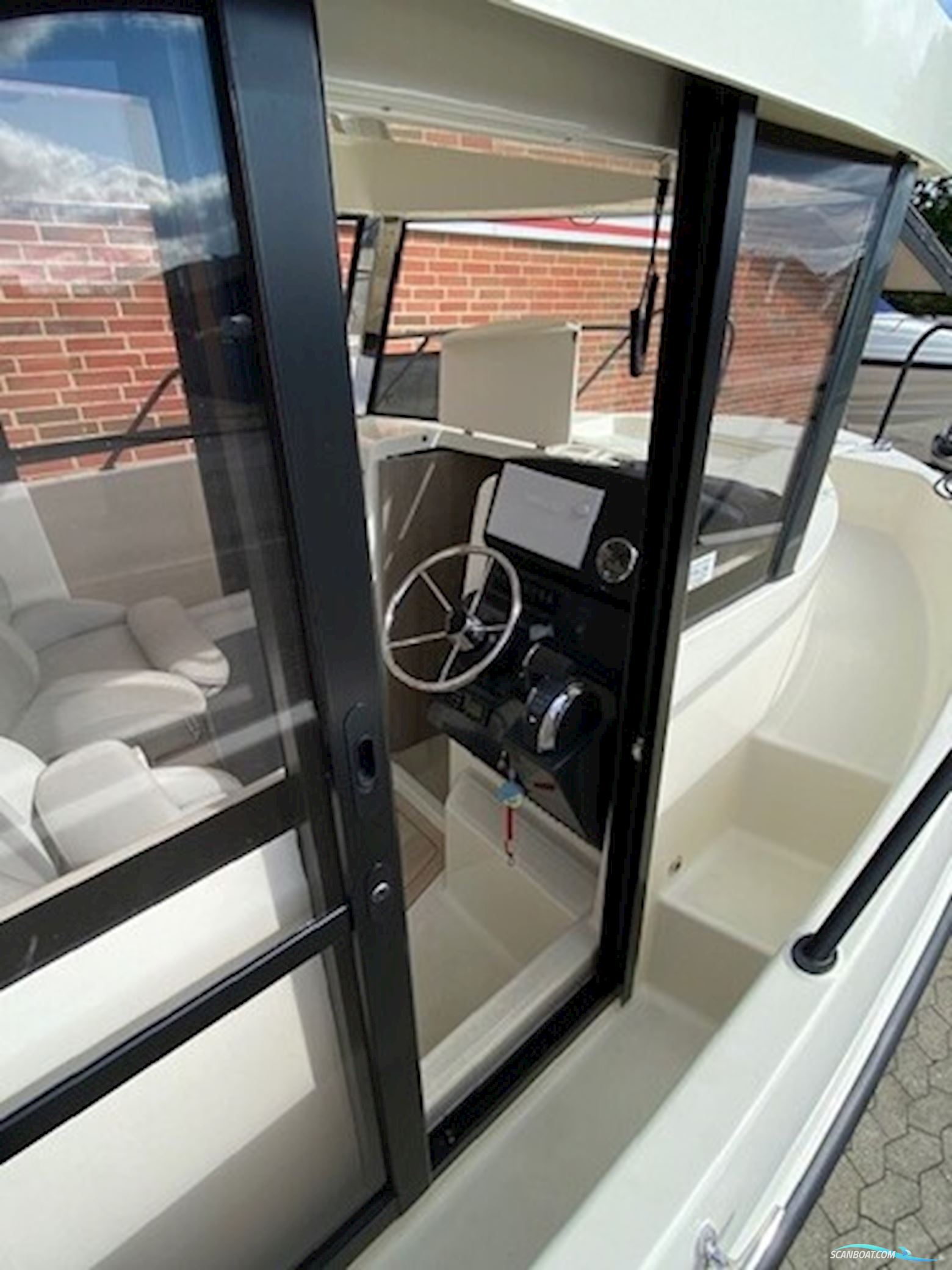 Quicksilver 705 Pilothouse m/Mercury F225 hk V6 