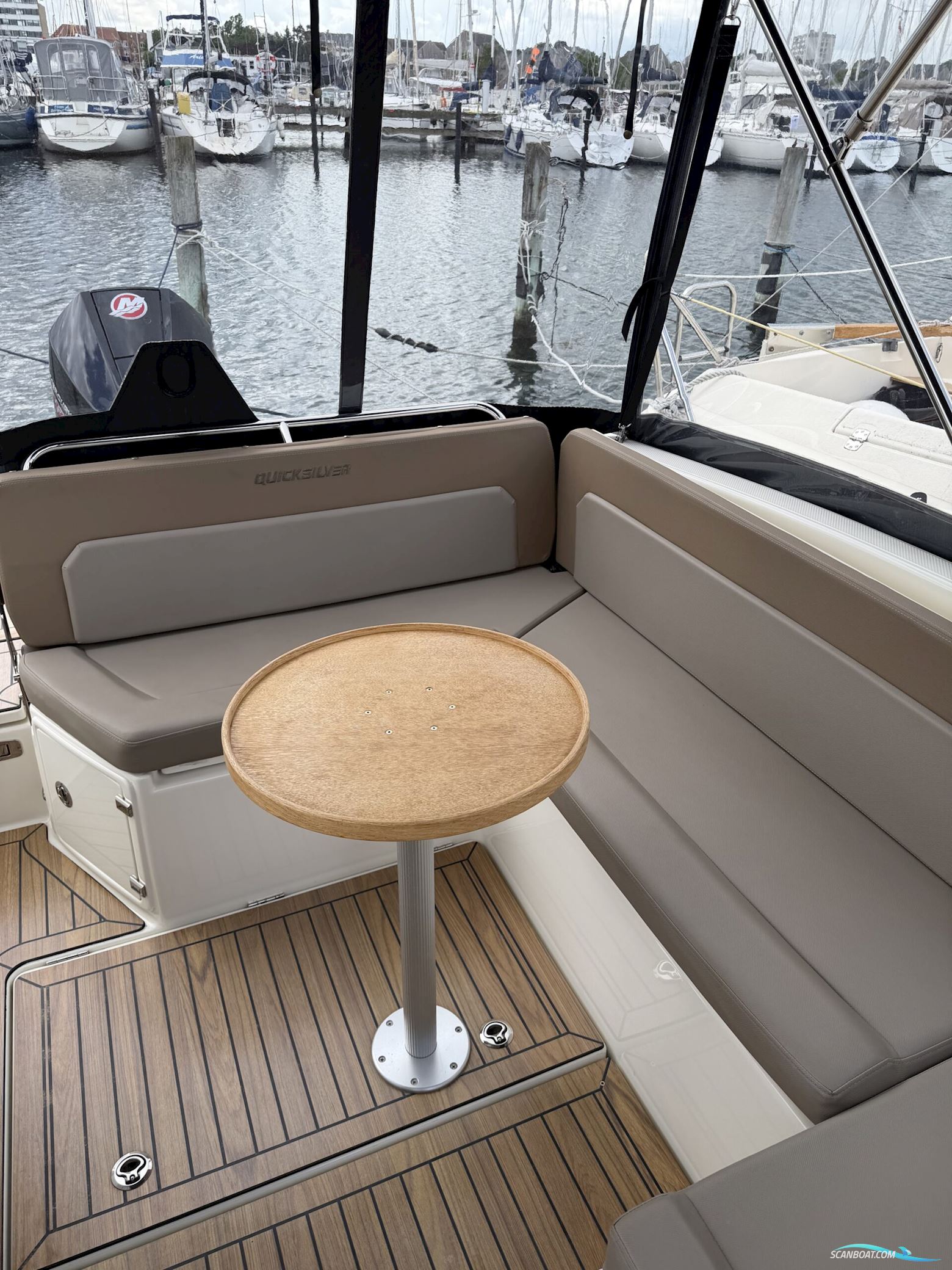 Quicksilver 755 Activ Cruiser, Nedsat