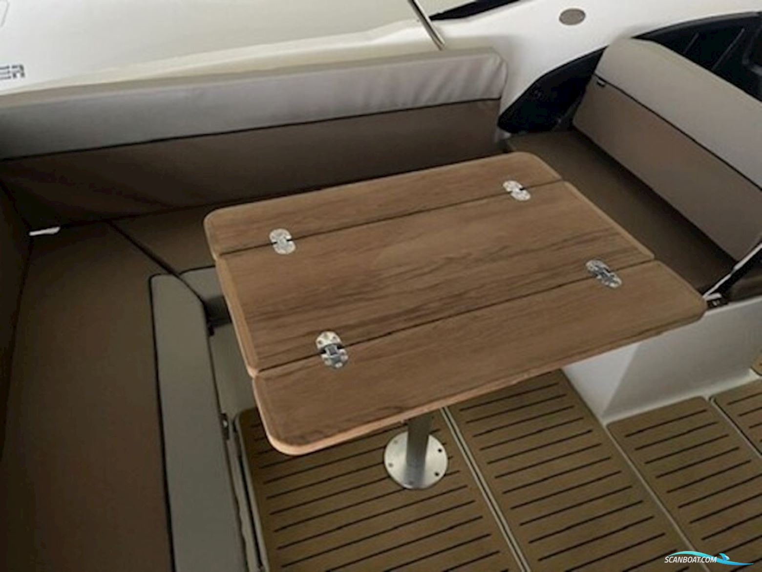 Quicksilver 755 Cruiser Med F175 Mercury V6