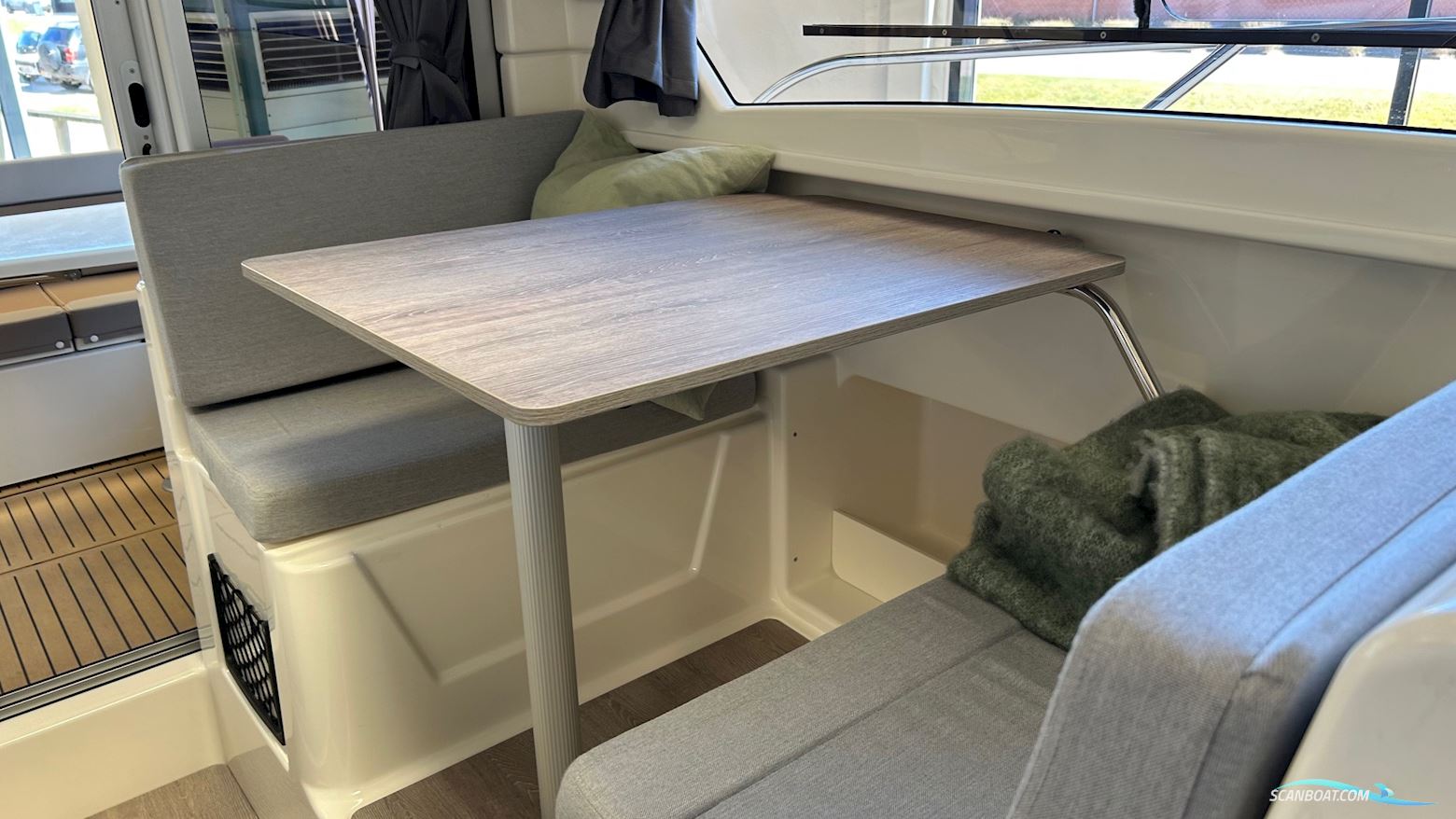 Quicksilver 755 Weekend