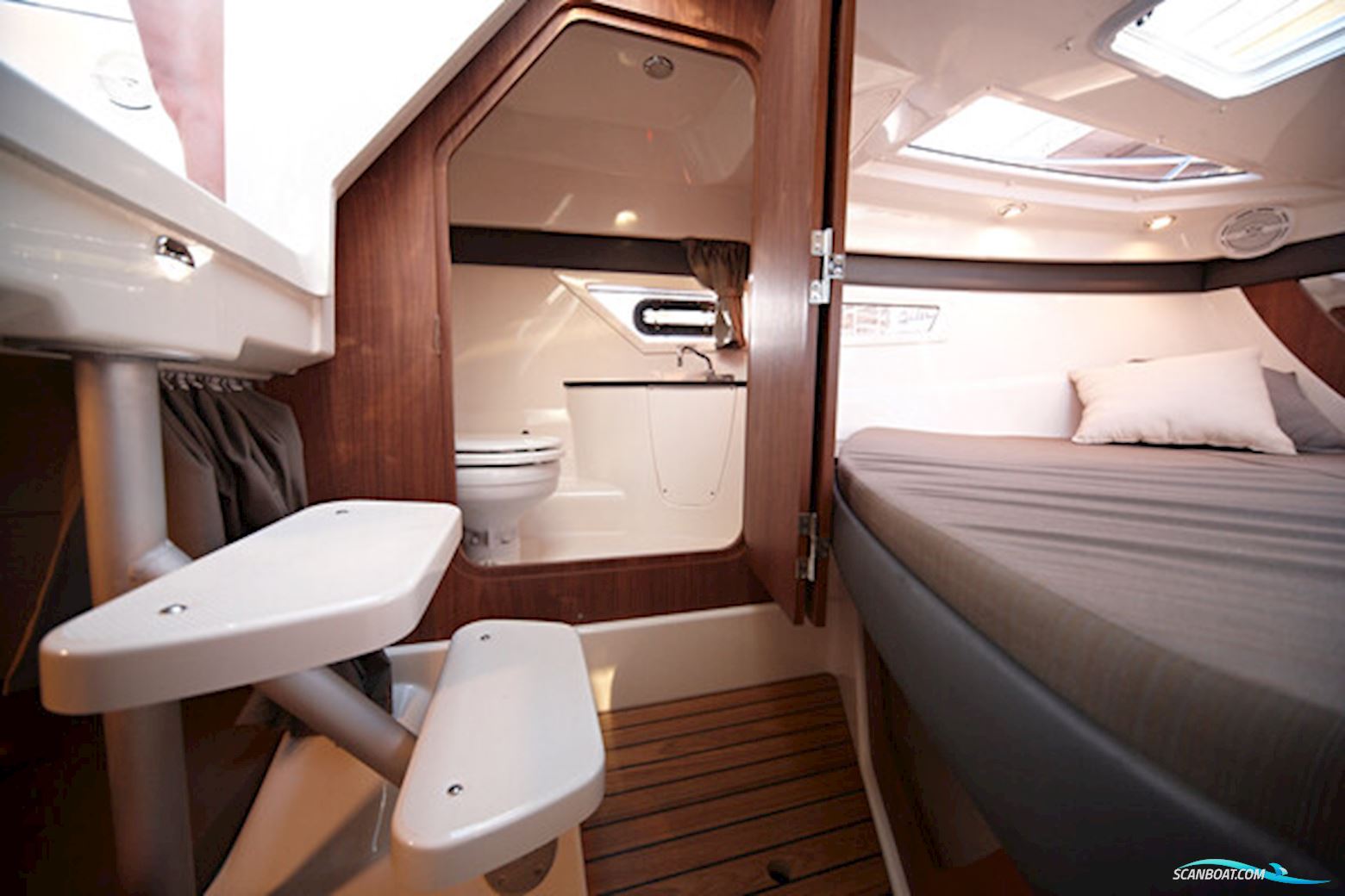 Quicksilver 805 Activ Cruiser med MerCury 300 hk 