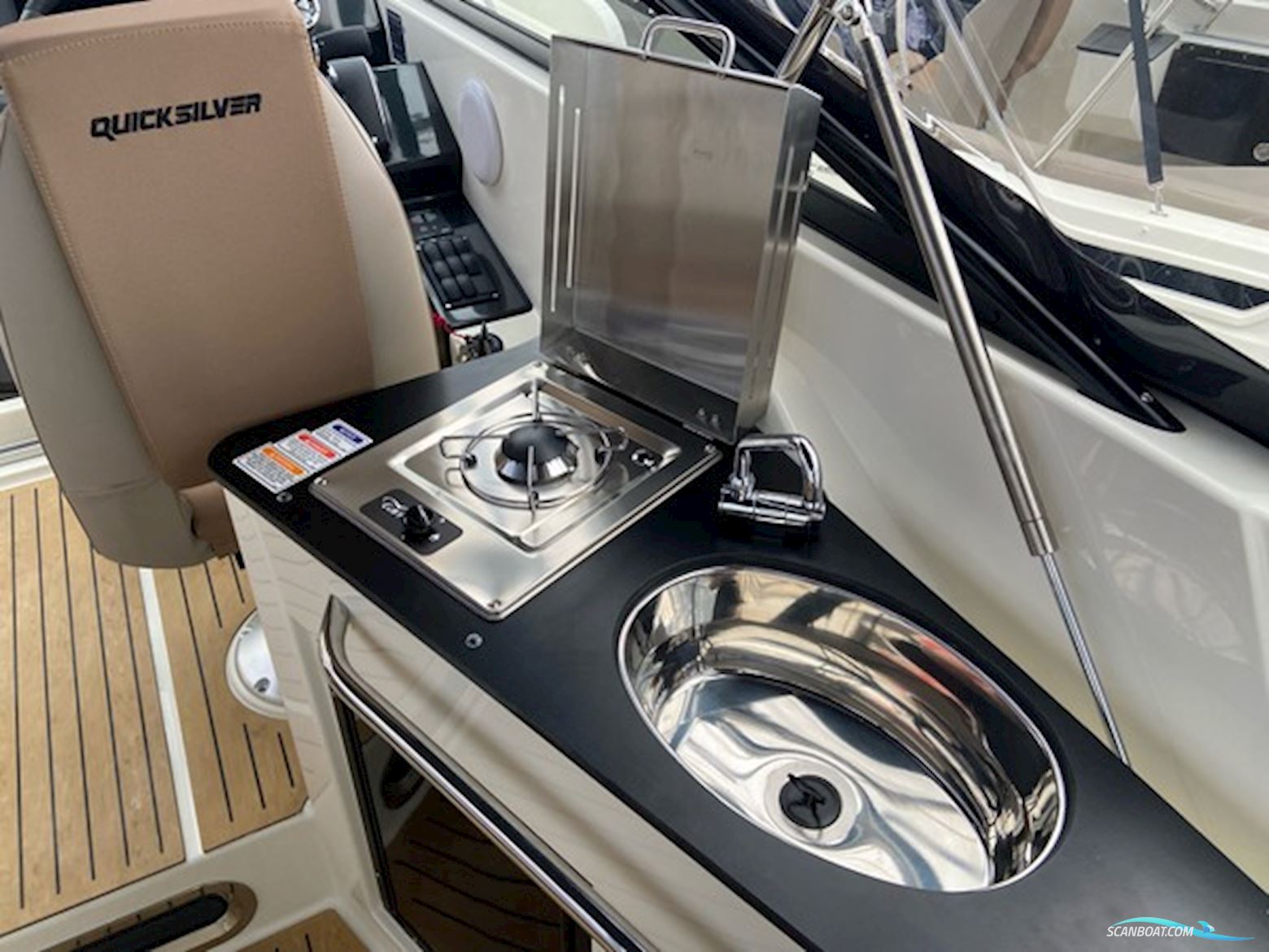 Quicksilver 805 Cruiser, Mercury F250 V8 Dts