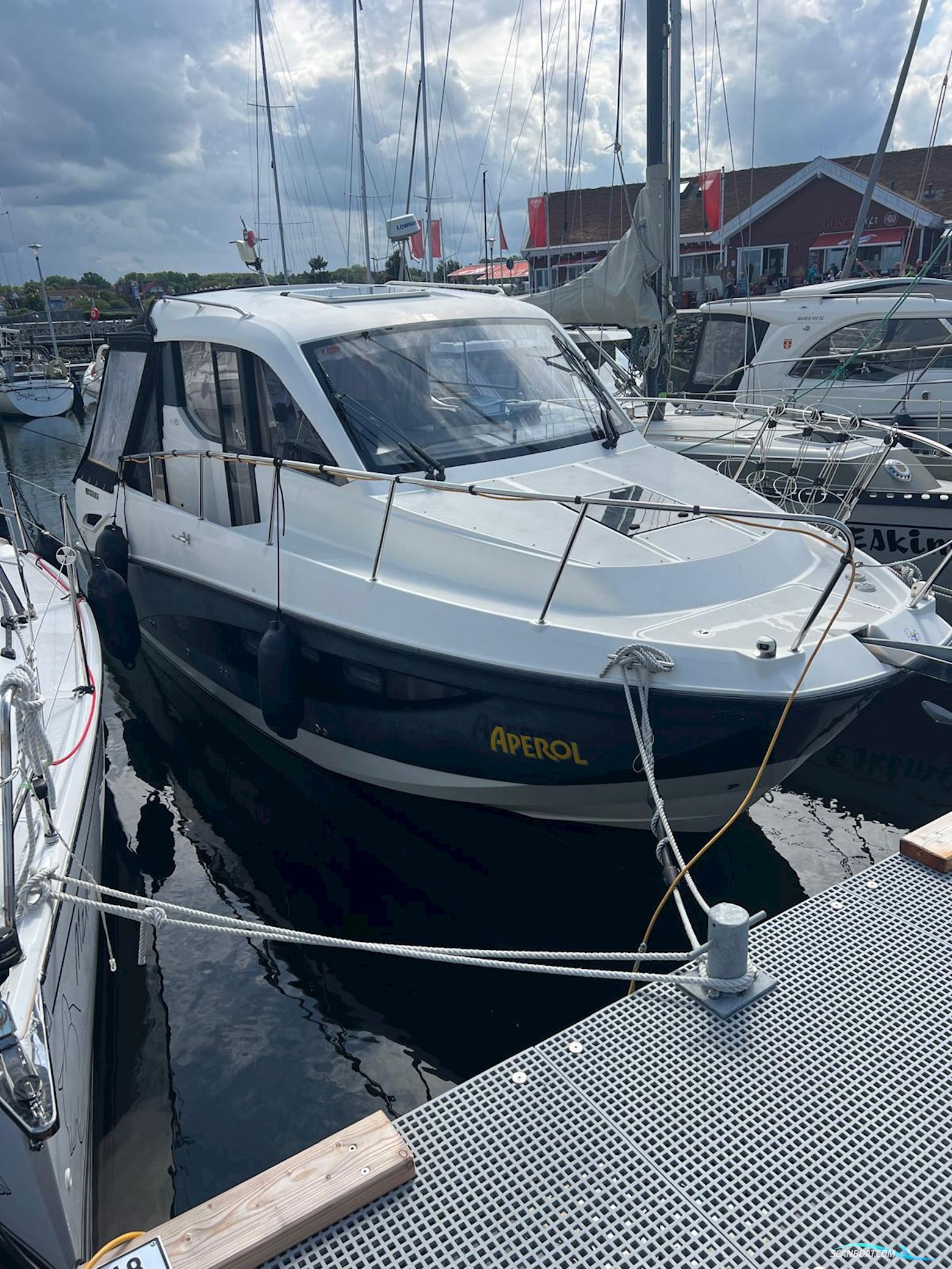 Quicksilver 855 Active Weekend