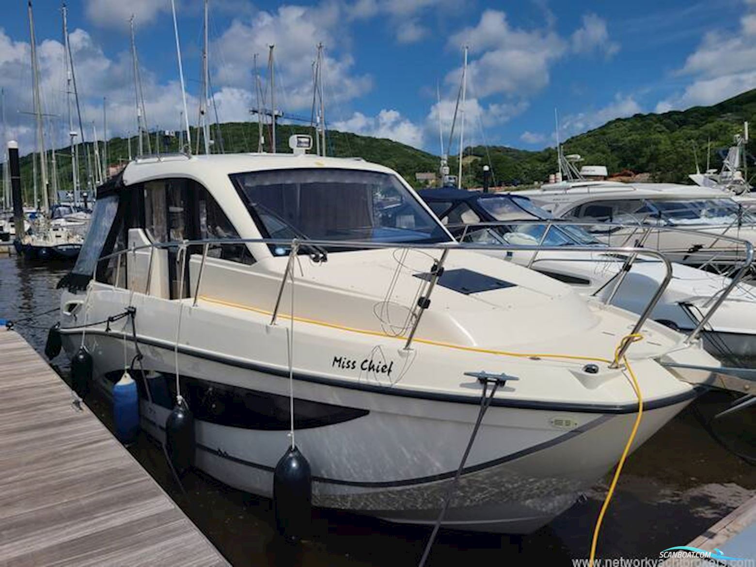 Quicksilver 855 Weekend Motorbåt 2018, med Mercruiser 3L V6 motor, England