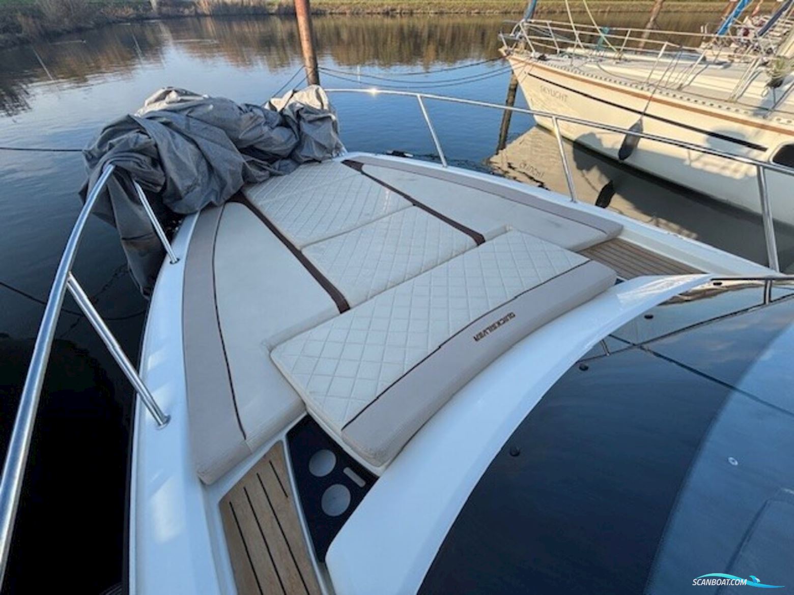 Quicksilver 875 Sundeck Active