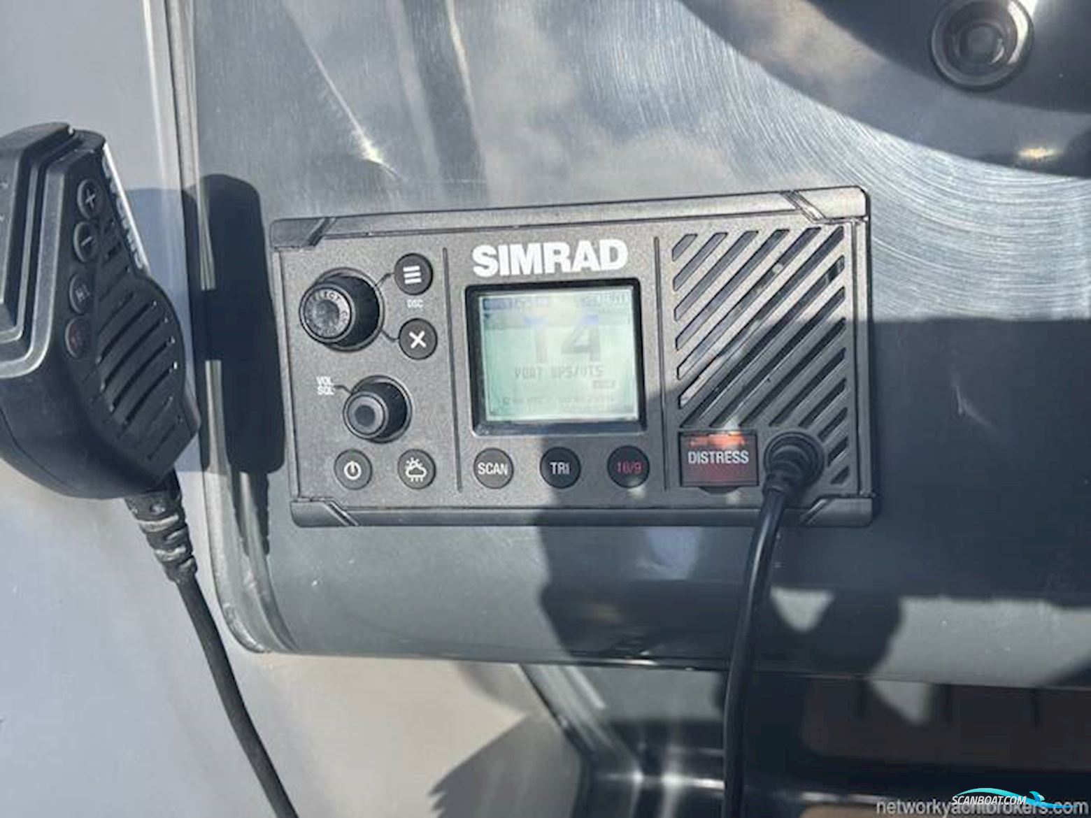 Quicksilver 875 Sundeck