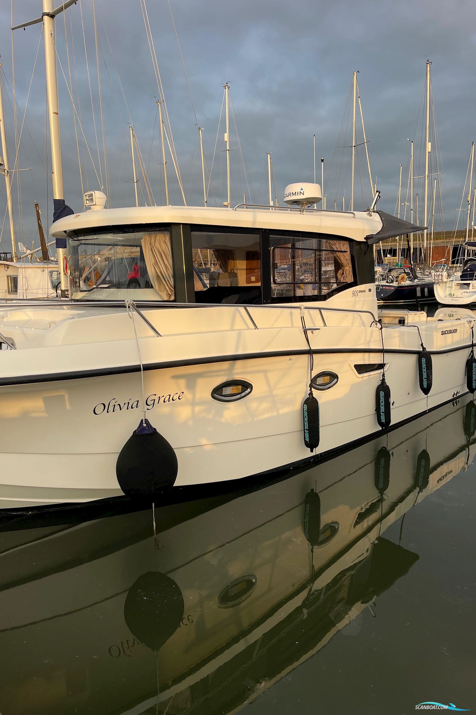 Quicksilver 905 Pilothouse