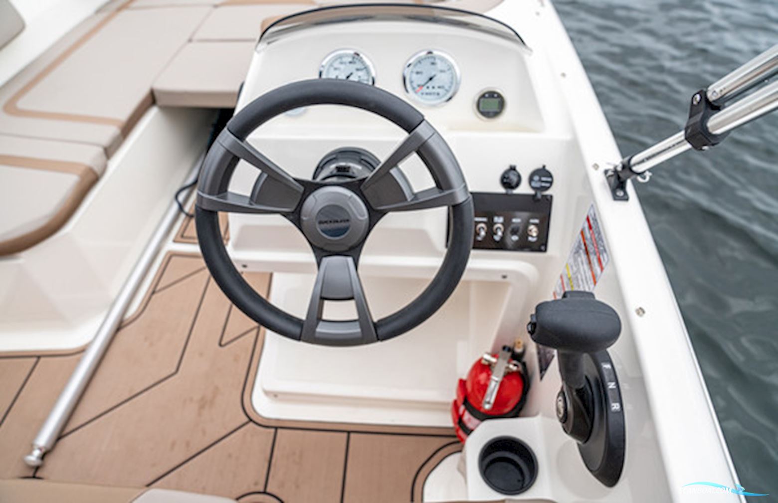 Quicksilver Activ 475 aXess med 50 hk Mercury-EFI 4 takt - Anvisningssalg