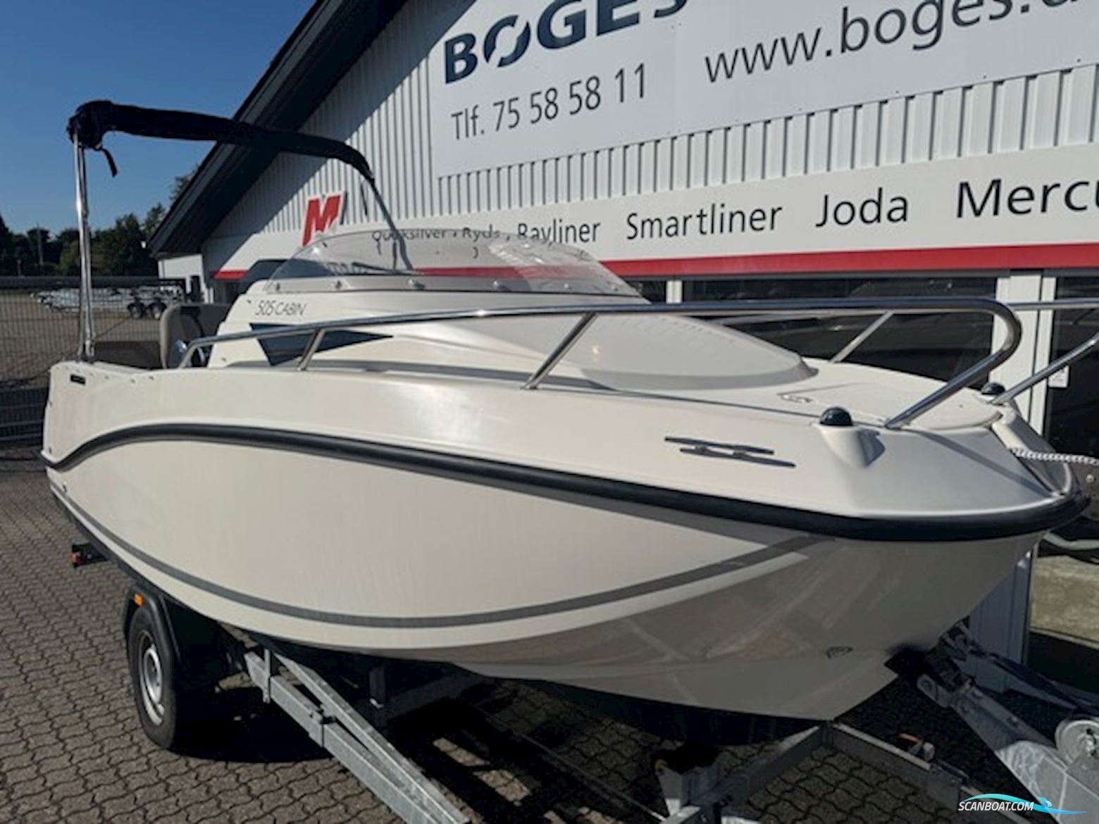 Quicksilver Activ 505 Cabin med F100 hk Mercury-EFI 2,1L og Brenderup bådtrailer