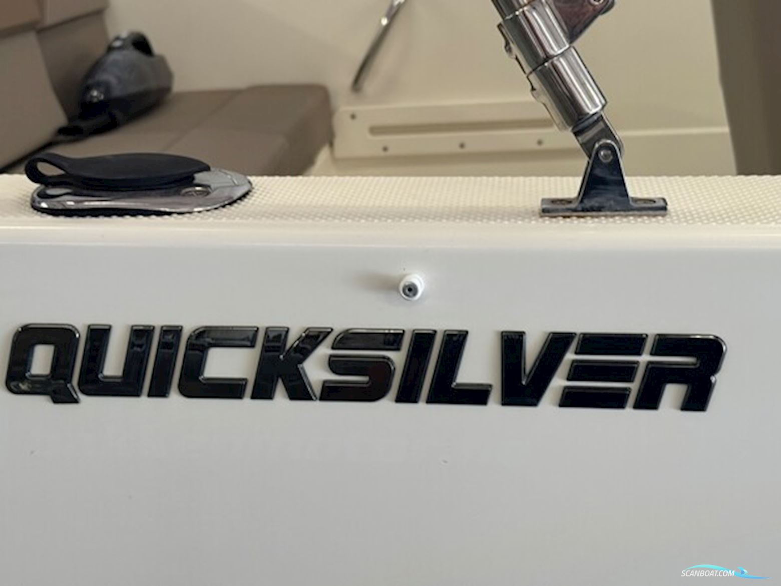 Quicksilver Activ 505 Cabin med F100 hk Mercury-EFI 2,1L og Brenderup bådtrailer