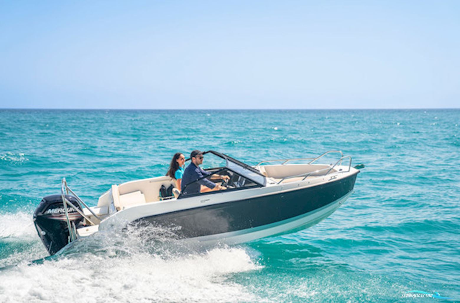 Quicksilver Activ 555 Bowrider med F100 Mercury-EFI 4 takt 2,1L - TOP-UDSTYRET