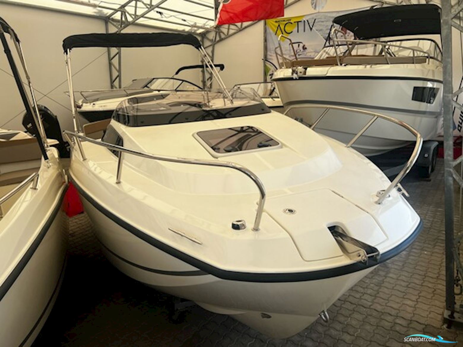Quicksilver Activ 555 Cabin, Mercury F100 Efi Motorbåt 2022, med Mercury motor, Danmark