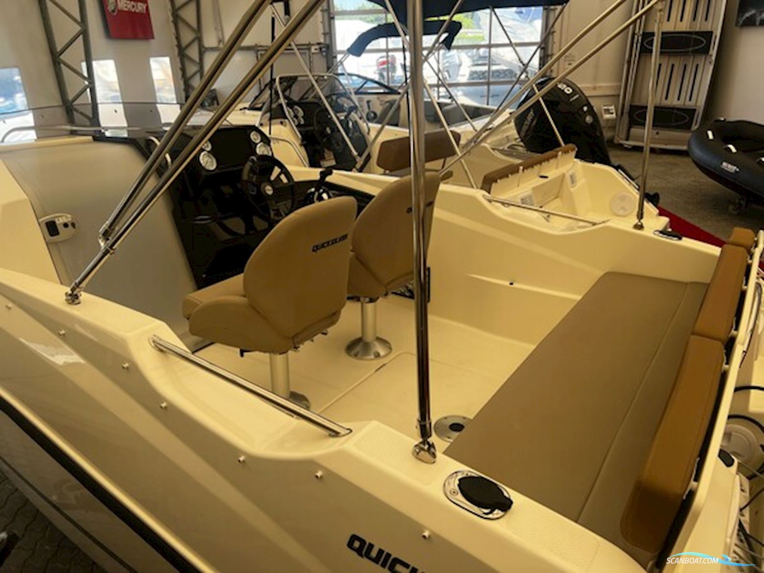 Quicksilver Activ 555 Cabin, Mercury F115 Efi