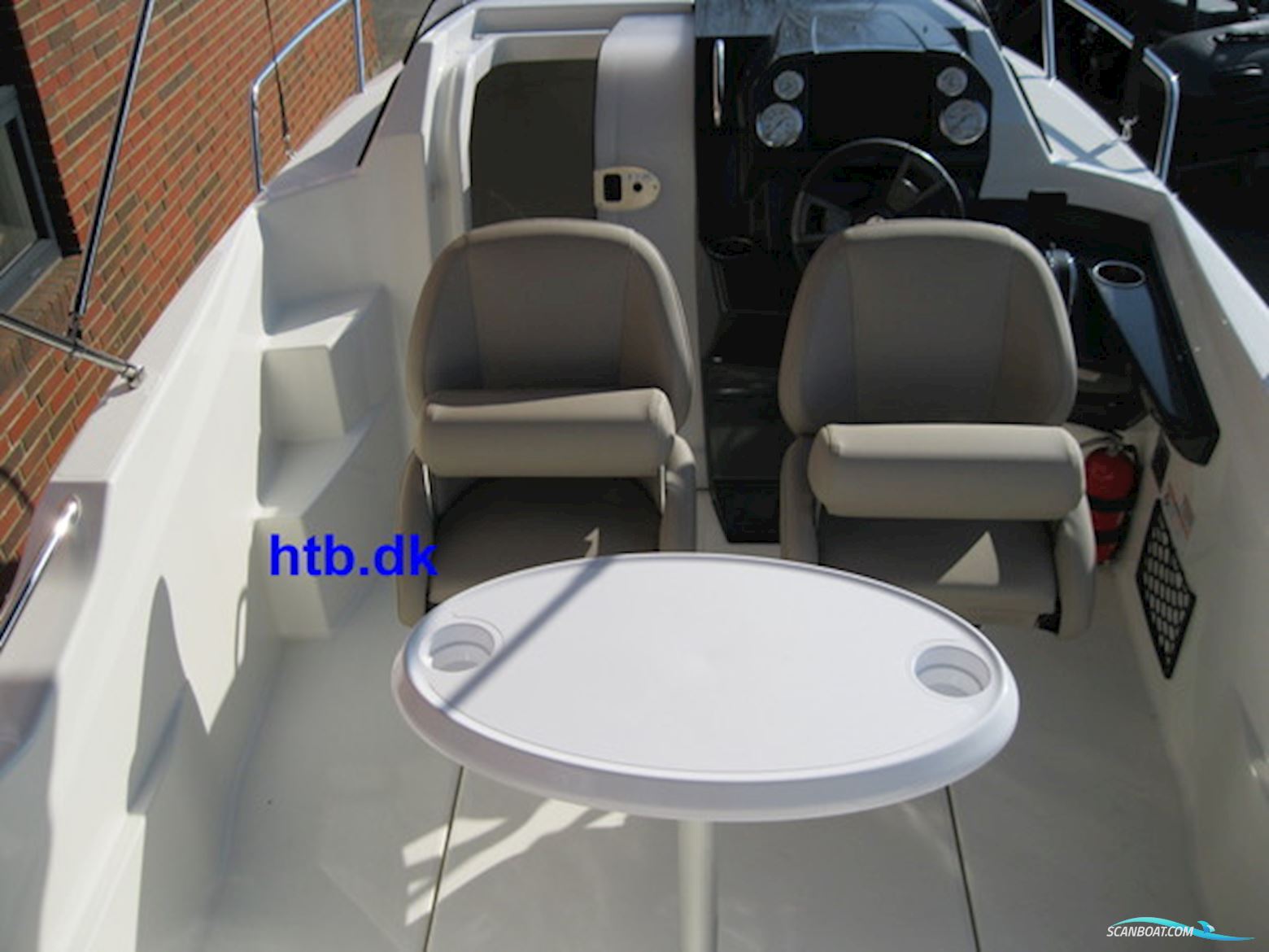 Quicksilver Activ 555 Cabin m/Mercury F80 hk EFI 4-takt