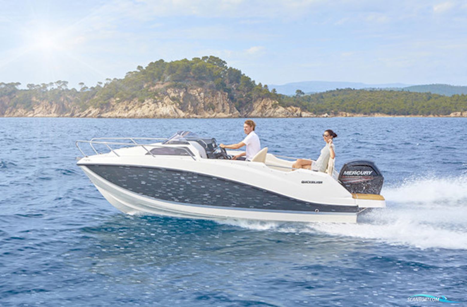 Quicksilver Activ 555 Cabin m/Mercury F80 hk EFI 4-takt