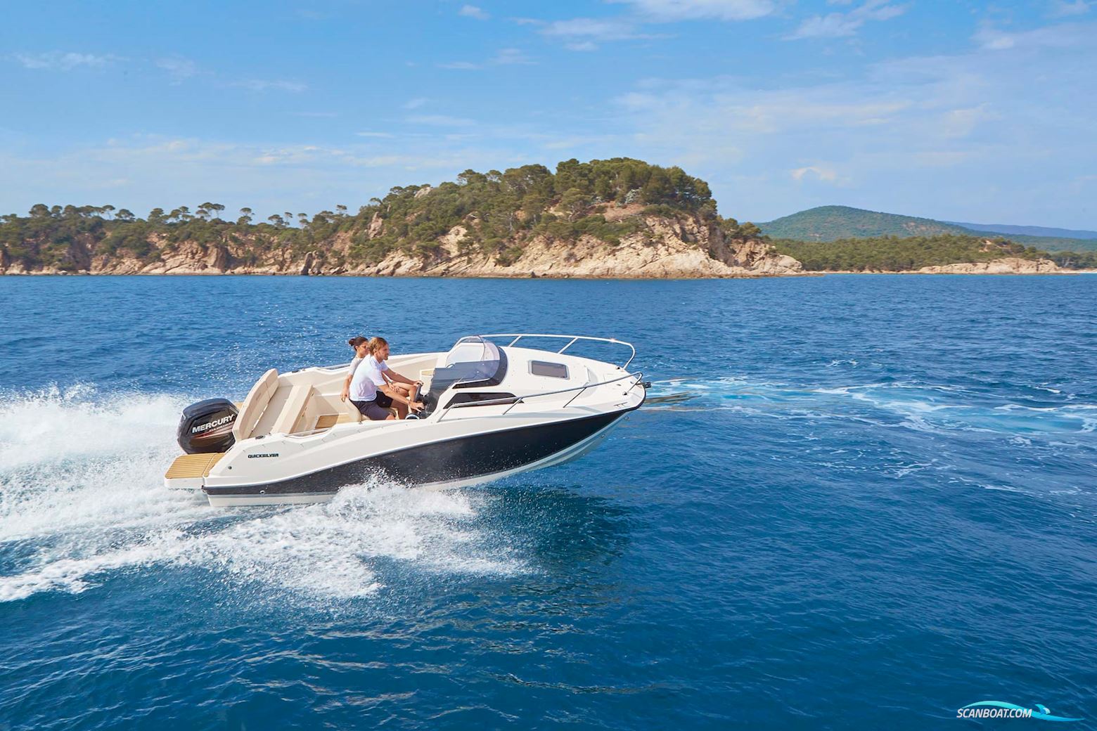 Quicksilver Activ 555 Cabin