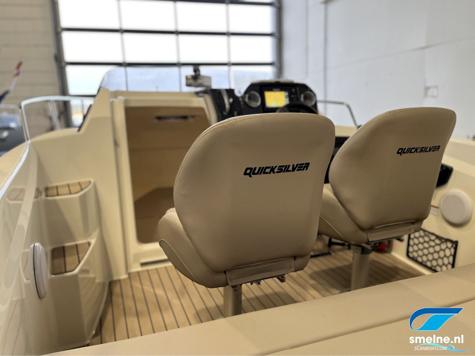 Quicksilver ACTIV 555 CABIN