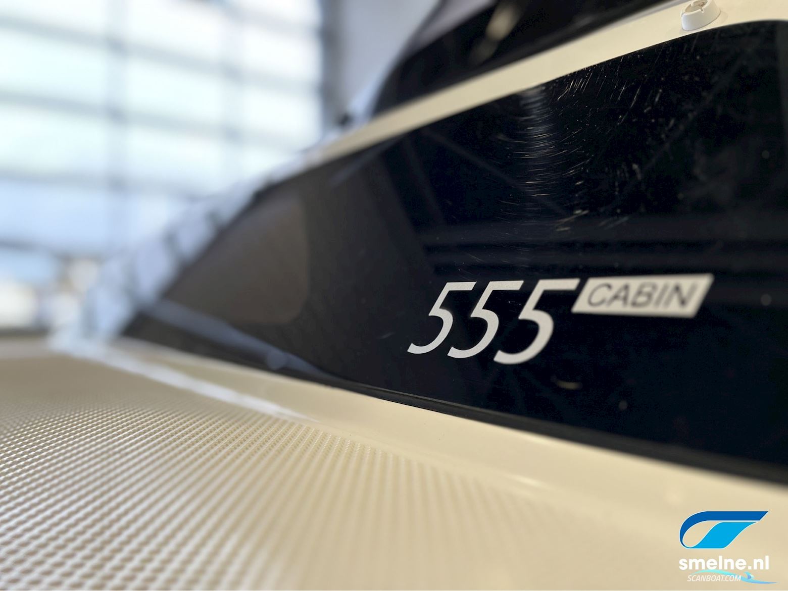 Quicksilver ACTIV 555 CABIN