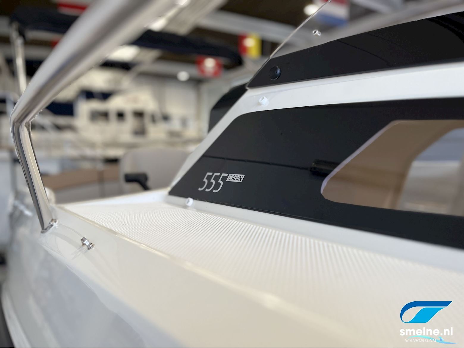 Quicksilver ACTIV 555 CABIN