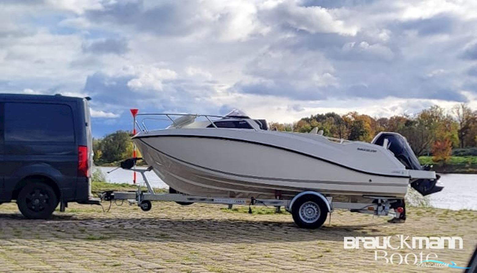 Quicksilver Activ 555 Cabin