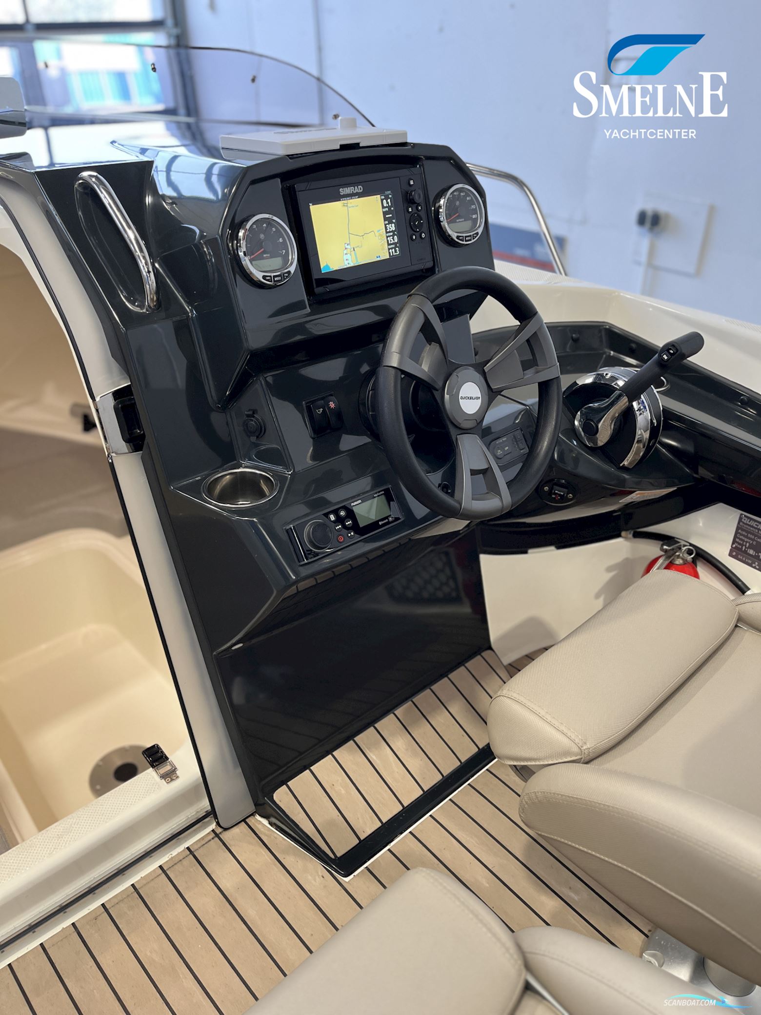 Quicksilver Activ 555 Cabin