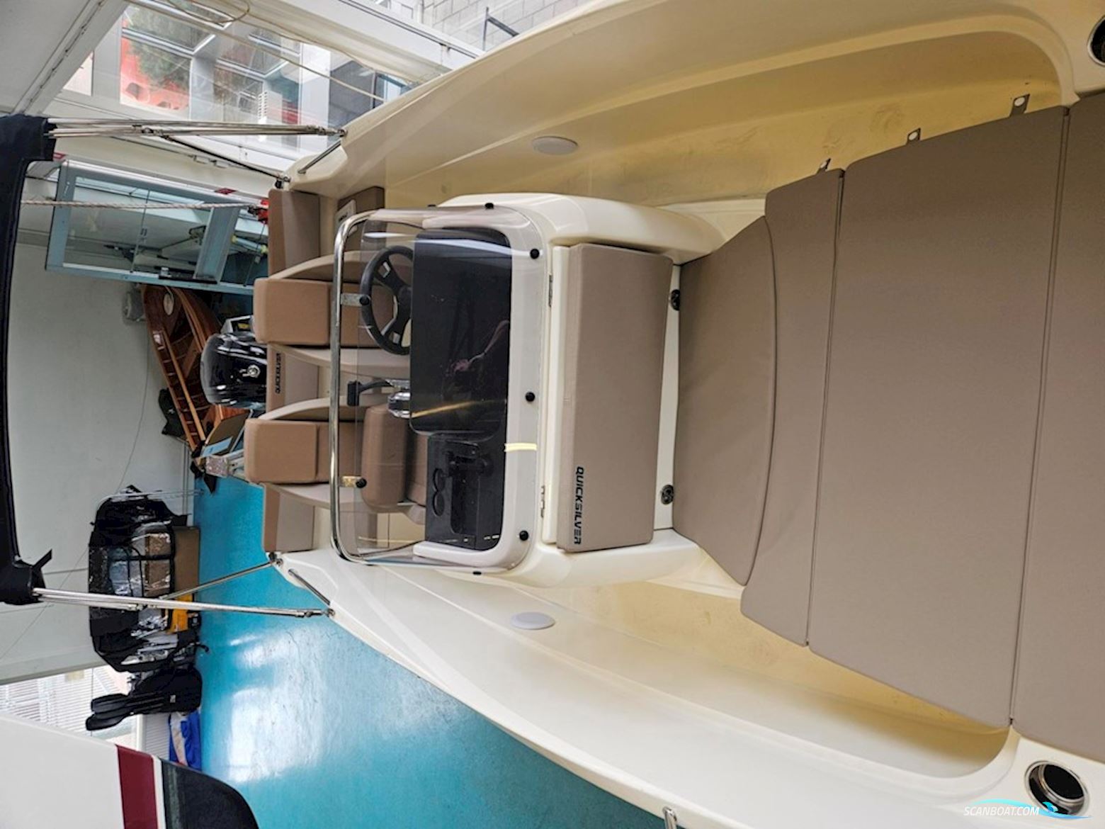 Quicksilver Activ 555 Open