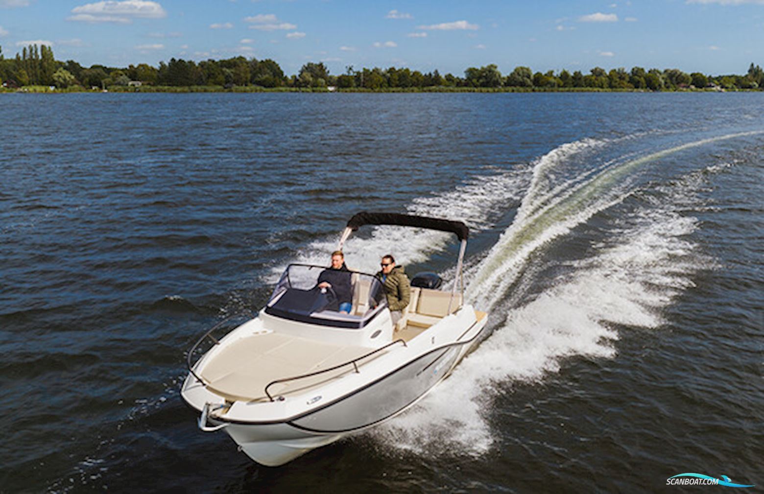 Quicksilver Activ 605 Sundeck Legacy Med F150 Mercury XL 3,0L Cold Fusion White