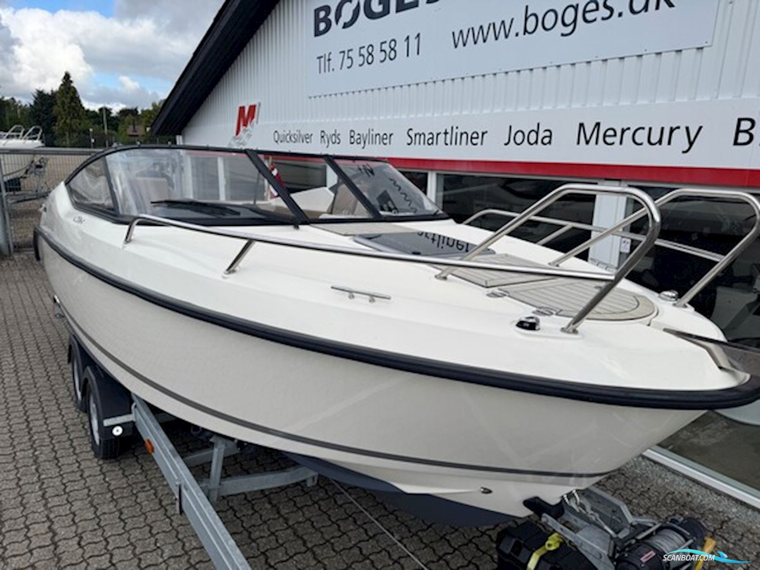 Quicksilver Activ 645 Cruiser med F115 hk Mercury-EFI 4 takt 2,1L XL og Variant Ocean 2000 bådtrailer med el-spil