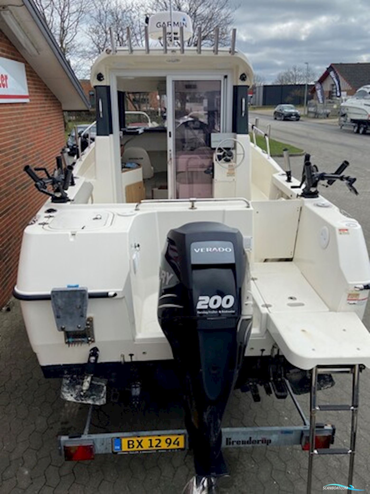 Quicksilver Activ 675 Pilothouse m/Mercury F200 hk Verado og Brenderup trailer