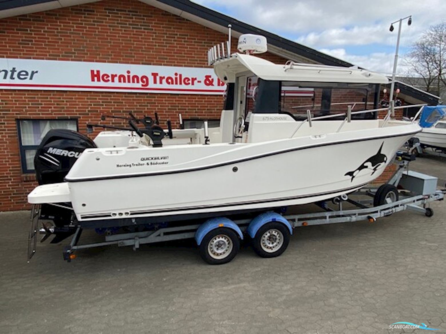 Quicksilver Activ 675 Pilothouse m/Mercury F200 hk Verado og Brenderup trailer