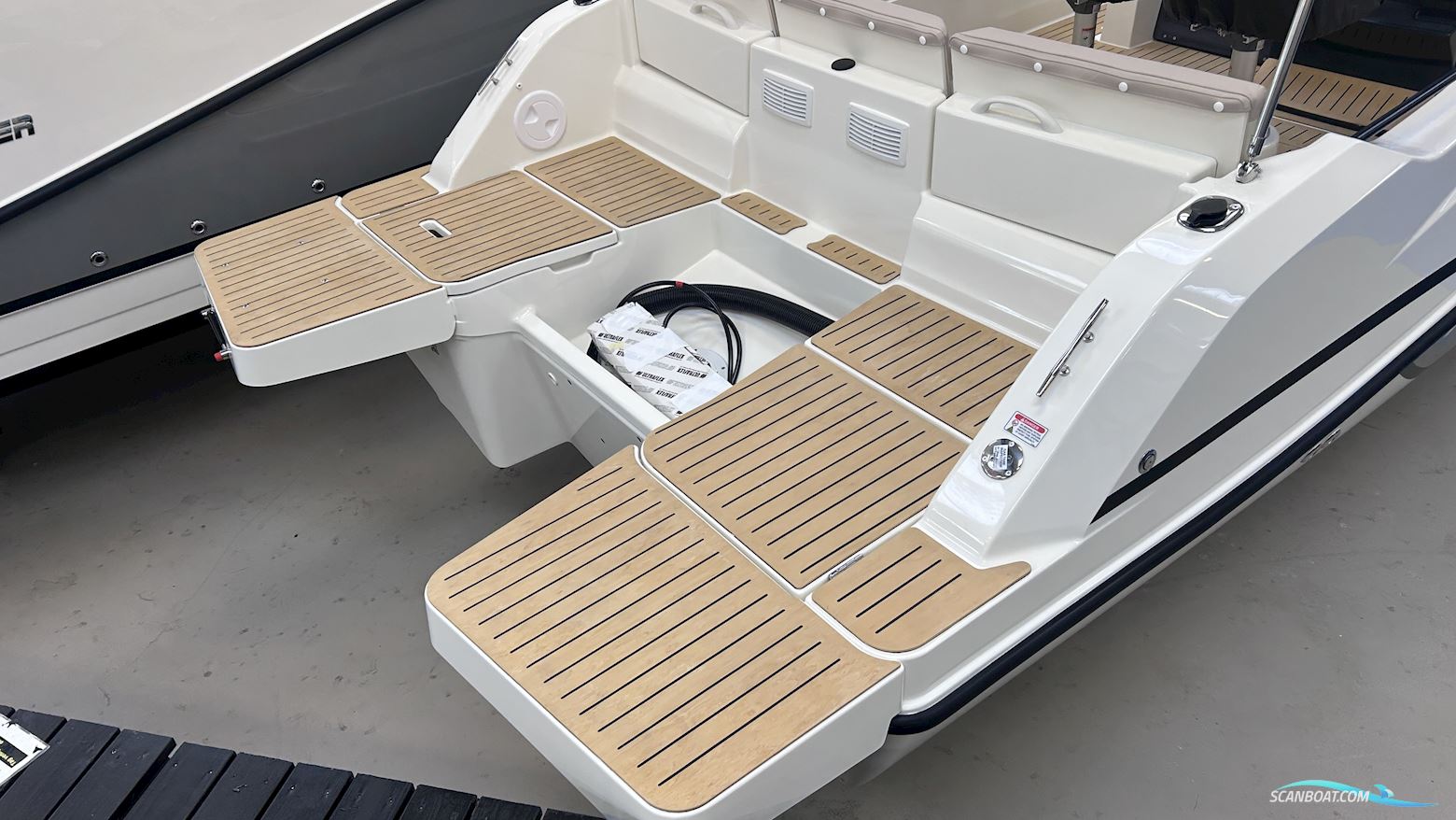 Quicksilver Activ 705 Open