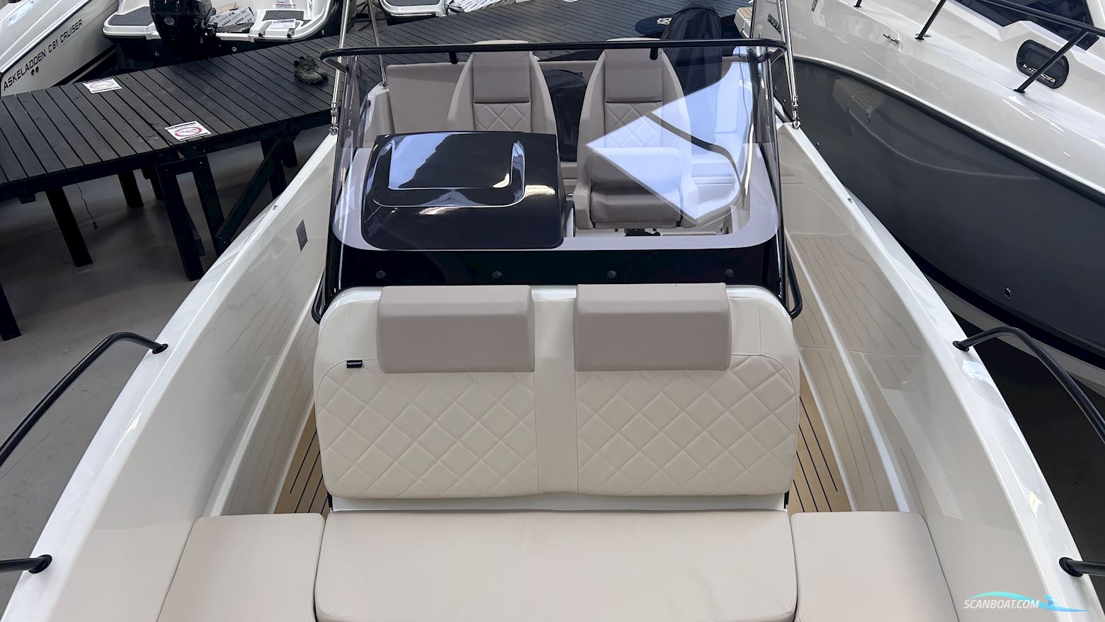 Quicksilver Activ 705 Open