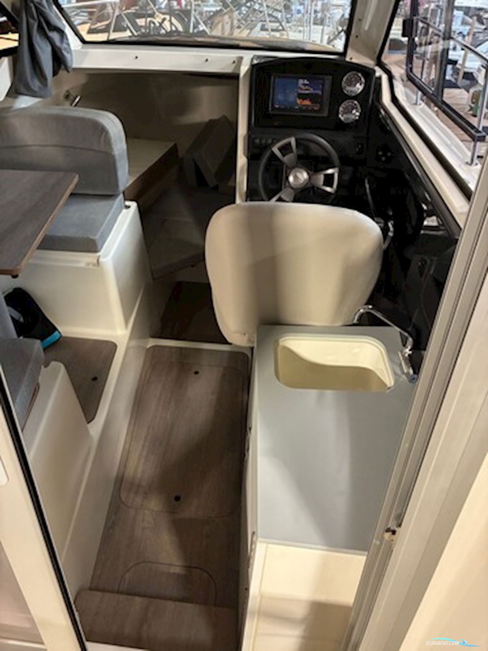 Quicksilver Activ 705 Weekend m/Mercury F150 hk Racing XL DS V6, Hvid - Jubilæumspris !