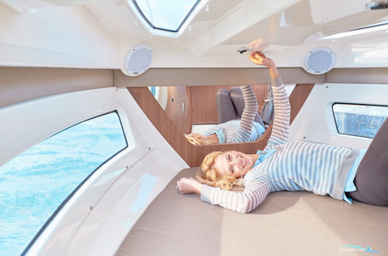 Quicksilver Activ 755 Cruiser Med F225 Mercury-Efi 4 Takt XL V6 - Inkl Udstyr