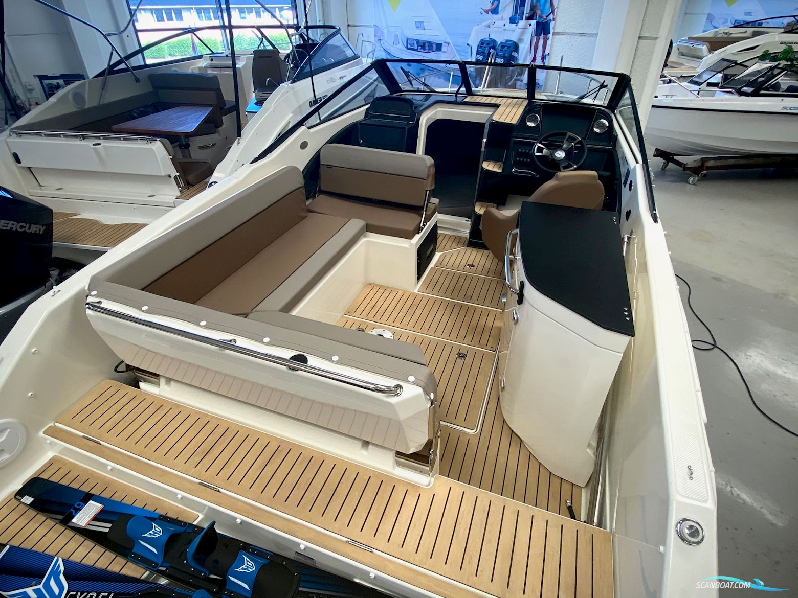 Quicksilver Activ 755 Cruiser