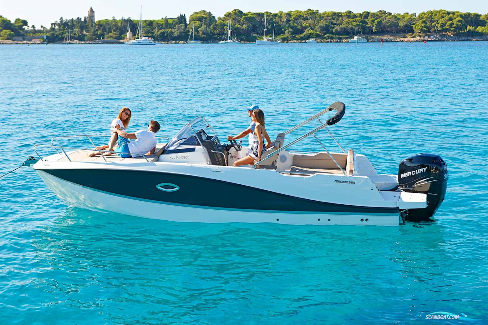 Quicksilver Activ 755 Sundeck