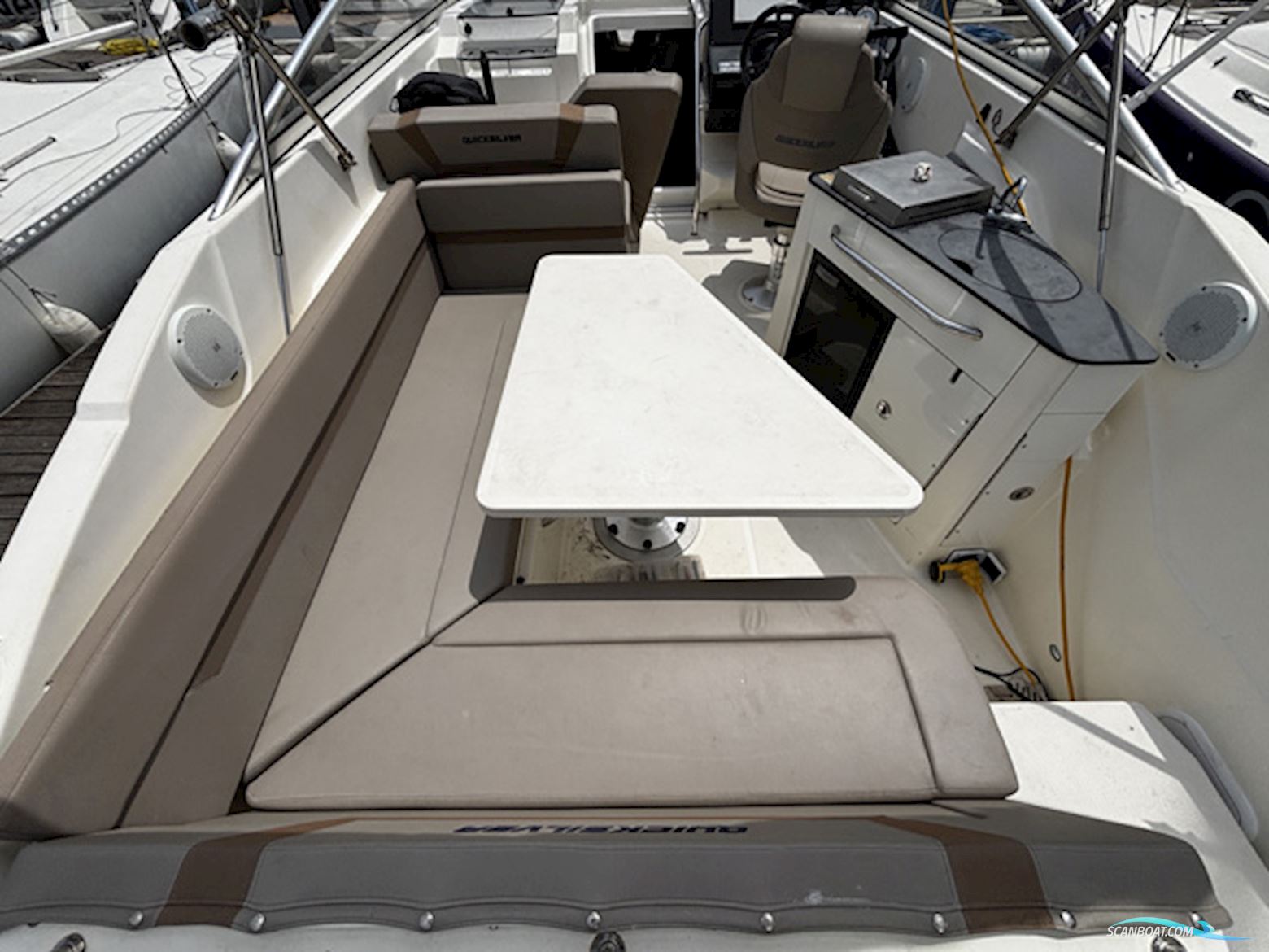 Quicksilver Activ 805