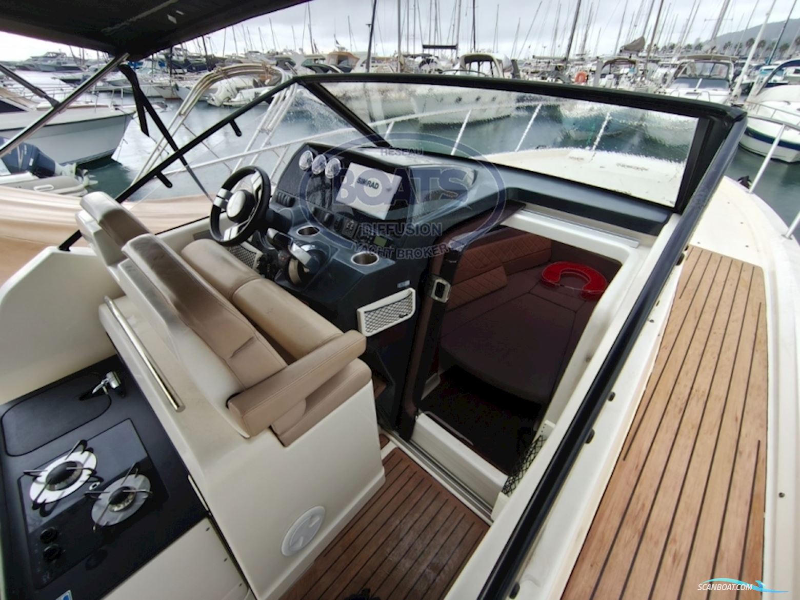 Quicksilver ACTIV 875 SUNDECK