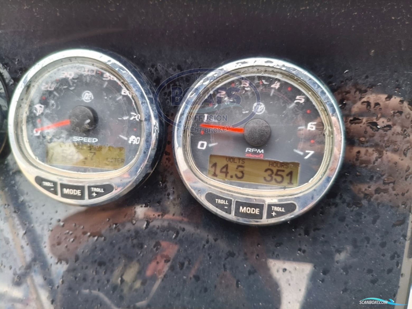 Quicksilver ACTIV 875 SUNDECK