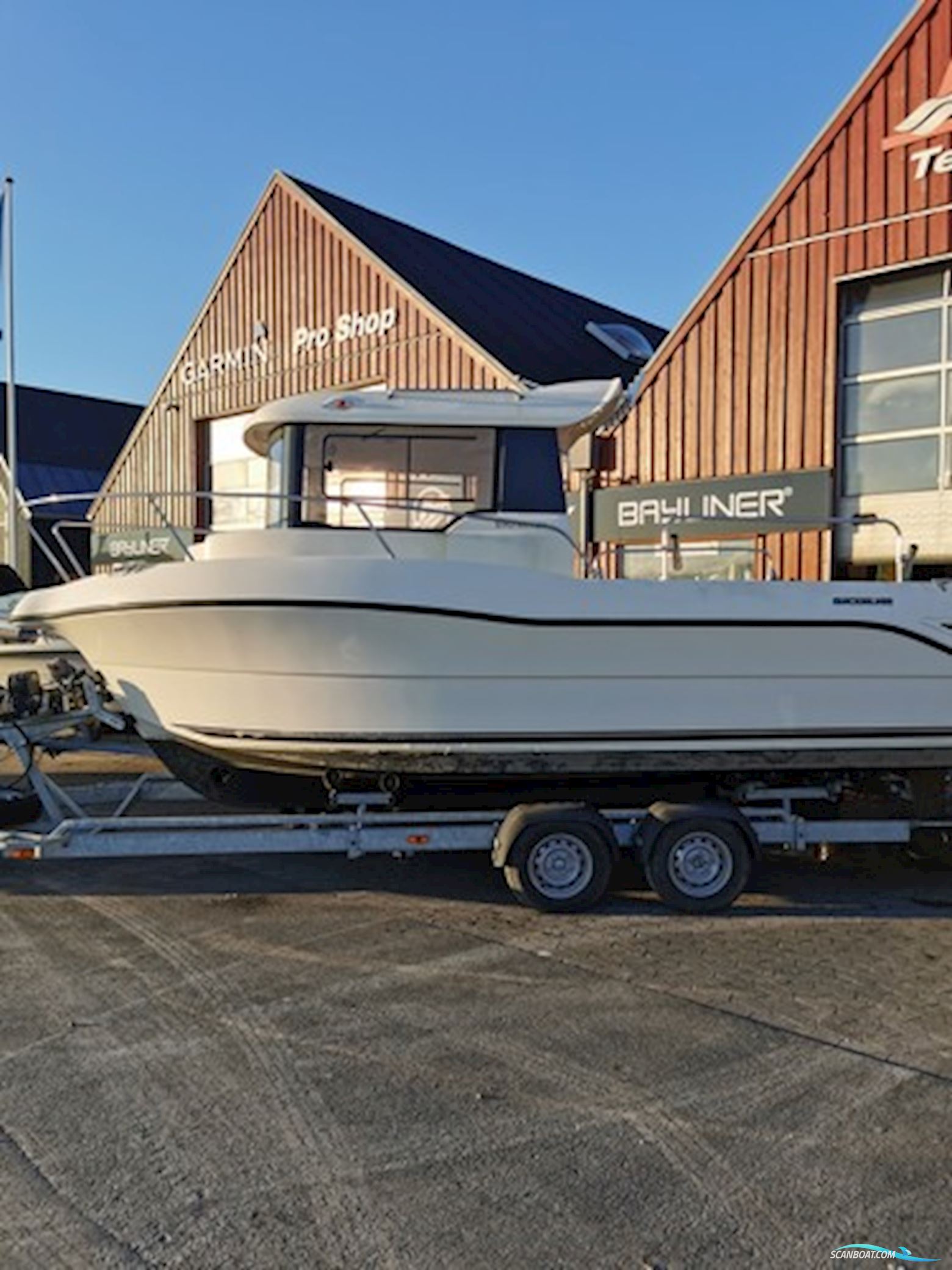 Quicksilver Avor 690