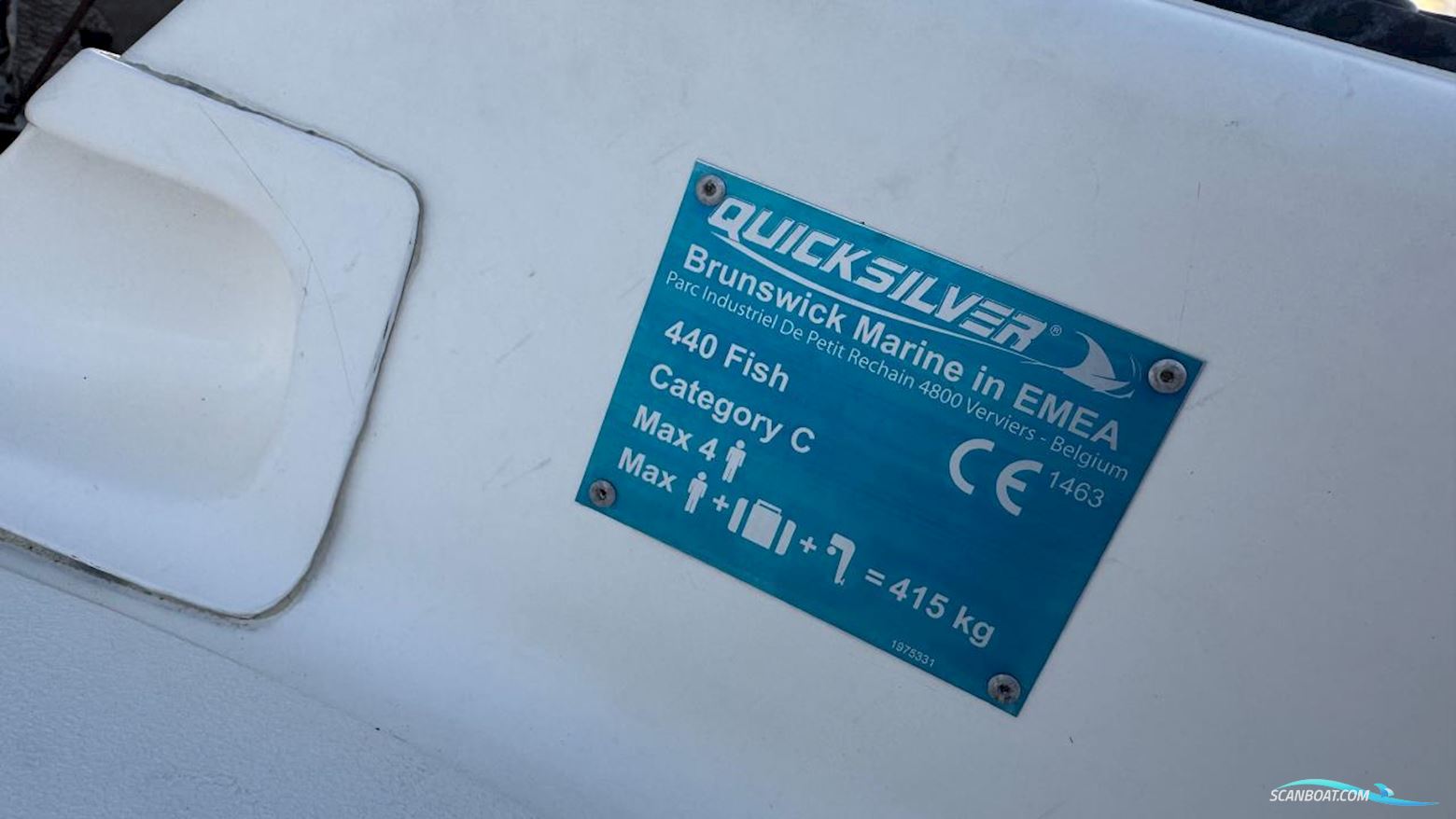 Quicksilver CAPTURE 440 FISH