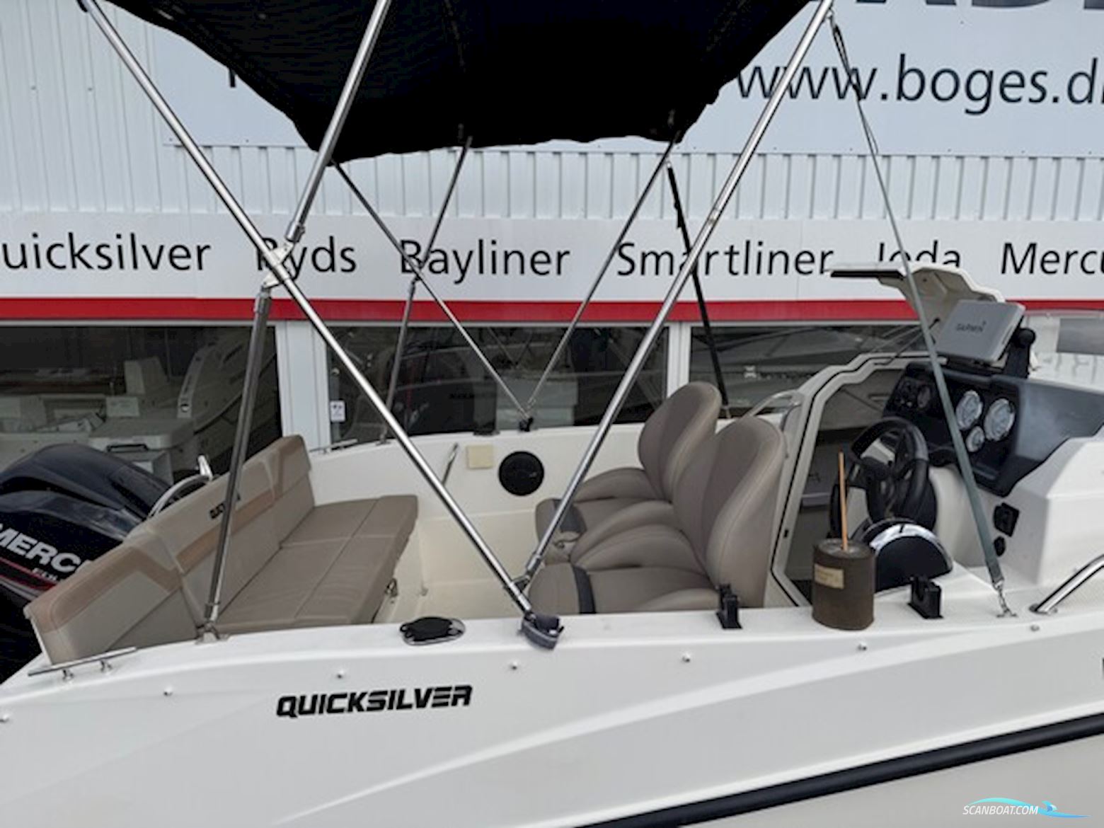 Quicsilver Activ 455 Cabin med F60 Mercury-EFI og 1000 kg Brenderup bådtrailer