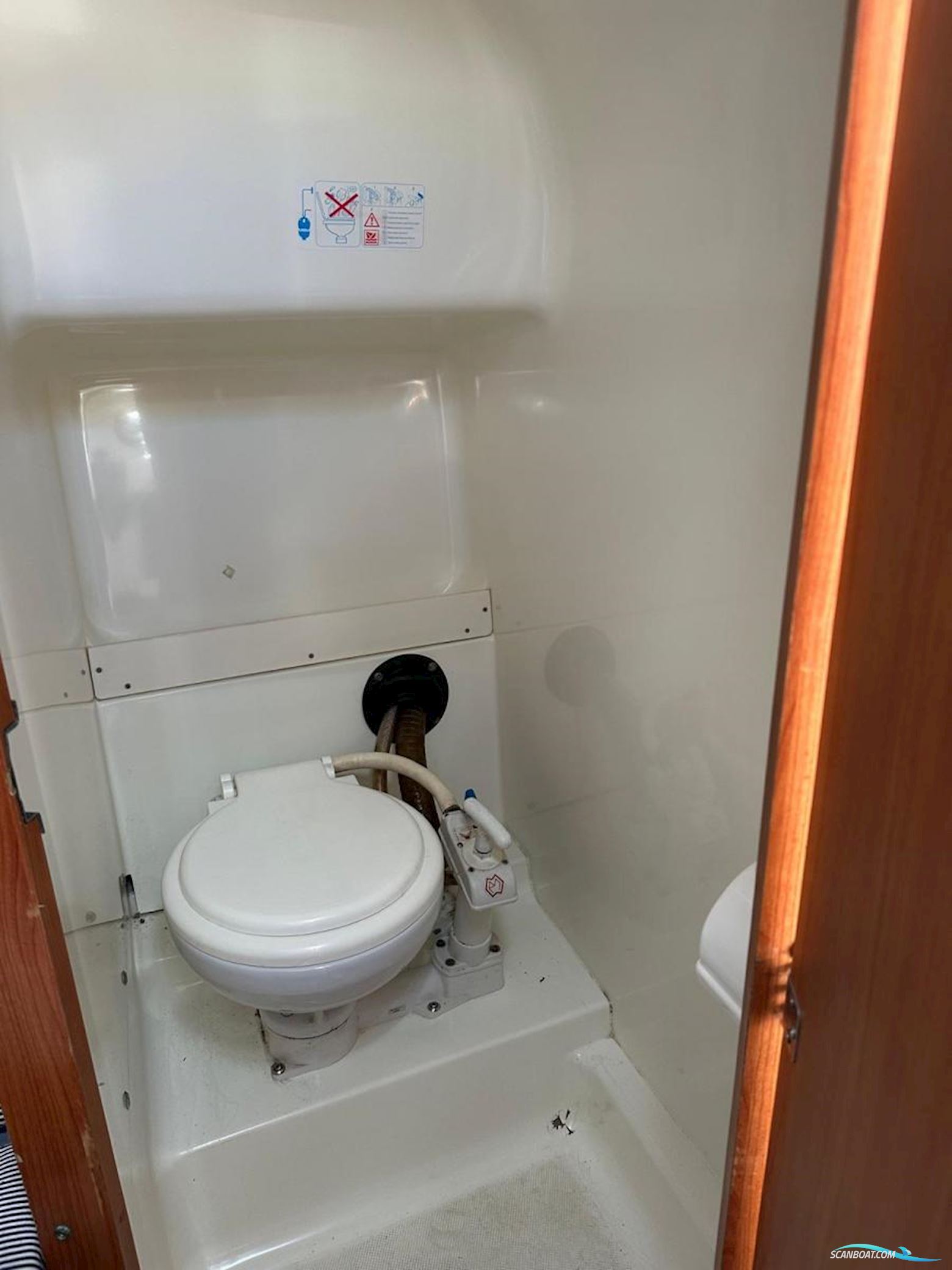 Rancraft RM-Yacht Ranieri RV-25 Console Boat