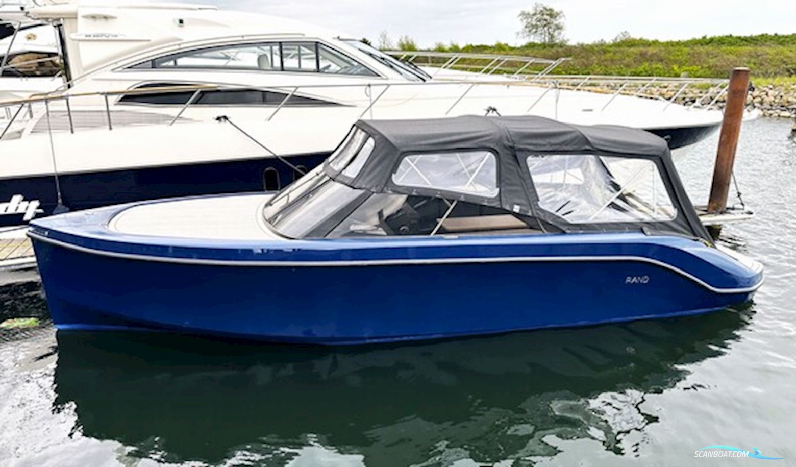 RAND Leisure 28 - Mercruiser 6.2L med Bravo 3-drev